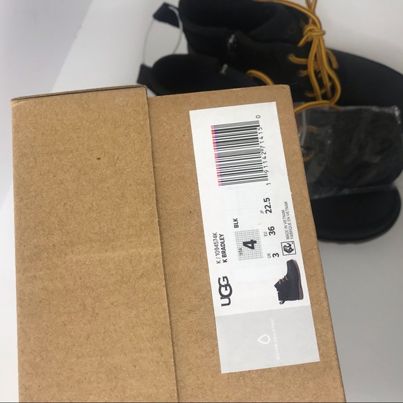 NWT UGG Bradley Waterproof Boot in Black! - Picture 11 of 12